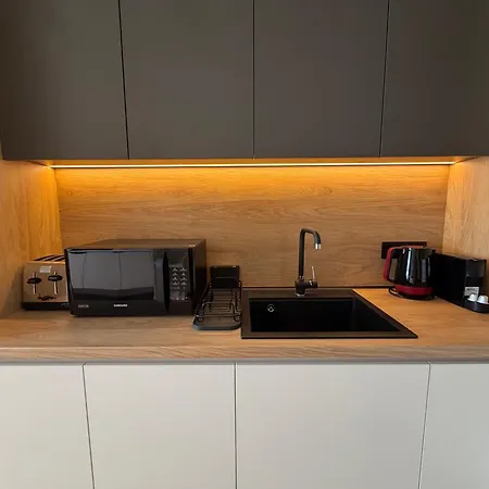 Messina Cosy Near Metro Working Desk W Wifi Apartment *