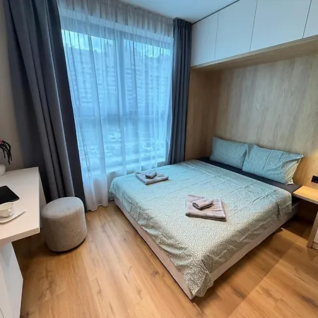 Messina Cosy Near Metro Working Desk W Wifi *