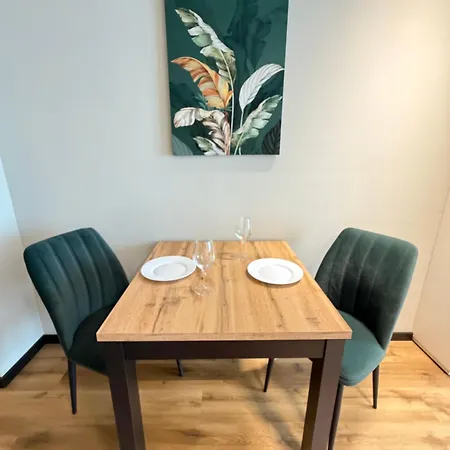 Apartment Messina Cosy Near Metro Working Desk W Wifi *