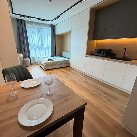 Messina Cosy Near Metro Working Desk W Wifi Apartment *