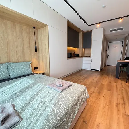 Messina Cosy Near Metro Working Desk W Wifi *